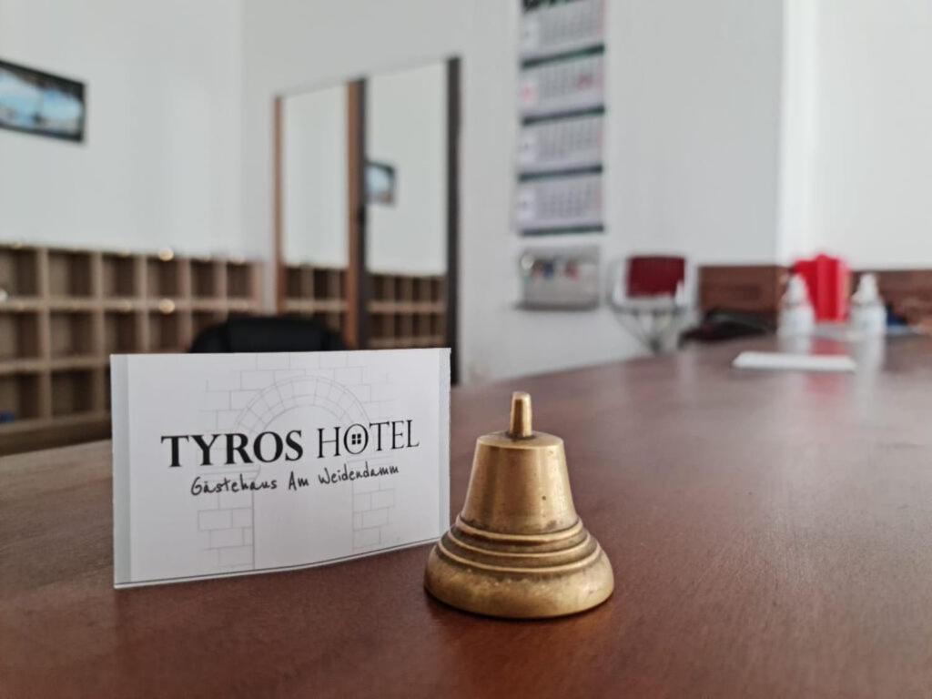 Tyros Hotel Und Gaestehaus Am Weidendamm Hanower Zewnętrze zdjęcie